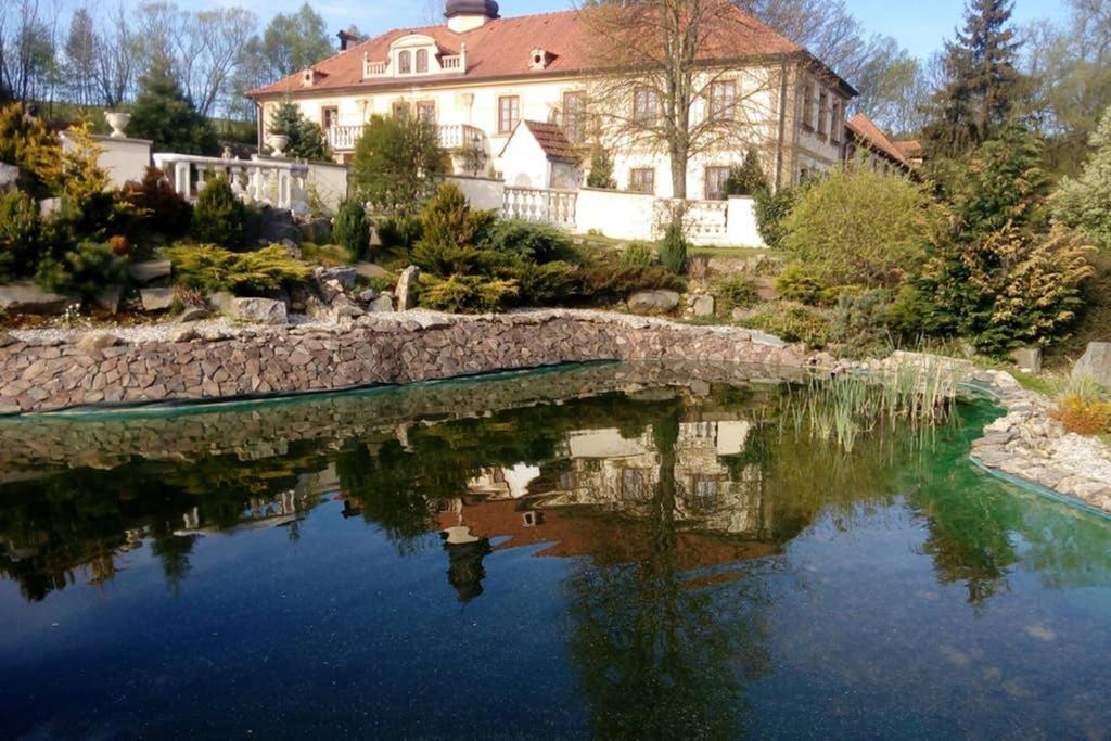 Zamecek Zdiky - Moderni Maly Apartman Bujanov Extérieur photo